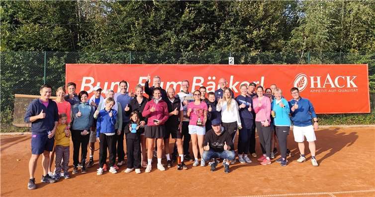 Zwölf Teams kämpften um den Wanderpokal.  Foto: Annika Klein