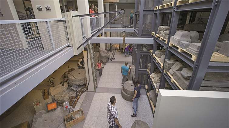 ...als auch „Terra Vulcania“ gehen ab 1. November in die Winterpause und haben nur während der Weihnachtsferien und dann erst wieder ab Mitte Februar 2015 geöffnet Kappest/Vulkanpark