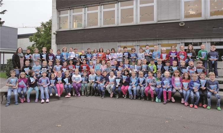 ...als auch der Lindenschule freuen sich über ihre kleinen Schultüten.Privat