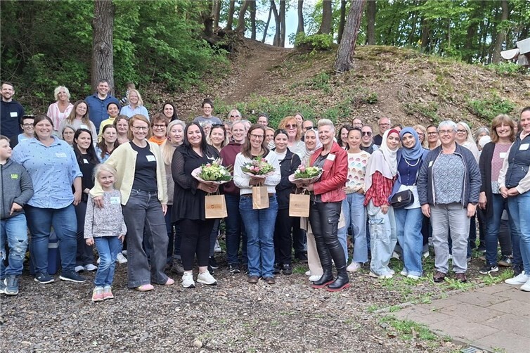 anwesende Integrationskräfte und Jubilare