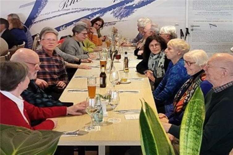 as neue Jahr startete mit einem gemeinsamen Essen in einem Restaurant an der Koblenzer Moselseite mit sehr großer Beteiligung. Foto: Zernack