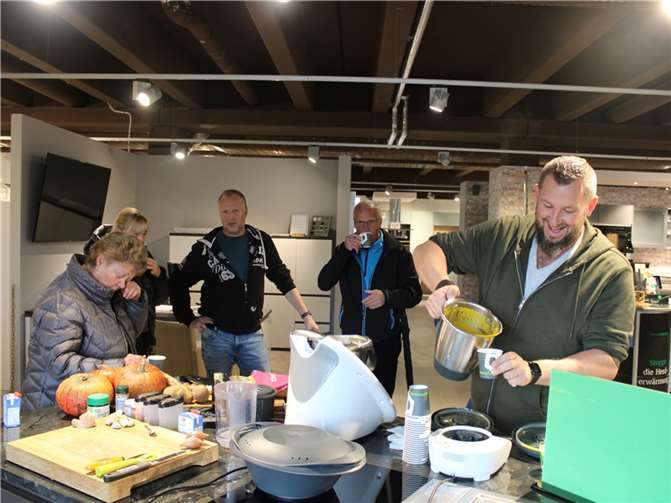 Shoppen und bummeln ohne Stress bei „franke – kochen, wohnen, schlafen“ gab es eineThermomix-Vorführung.