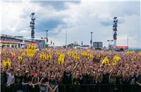 (c) Axel Live Pictures