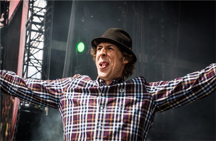 (c) Axel Live Pictures