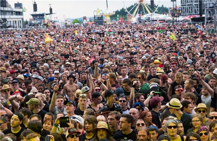 (c) Axel Live Pictures