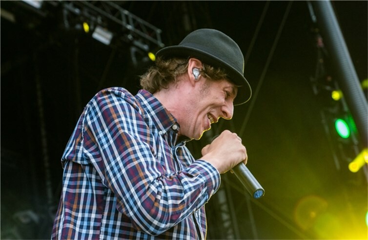 (c) Axel Live Pictures