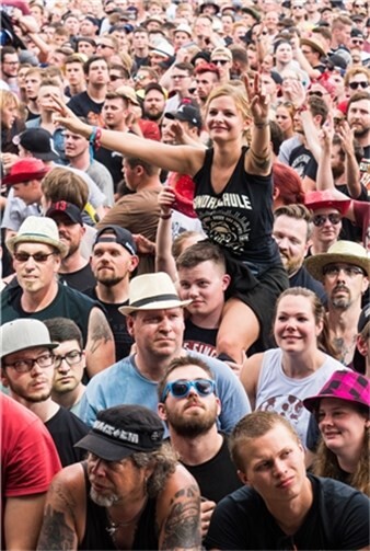 (c) Axel Live Pictures