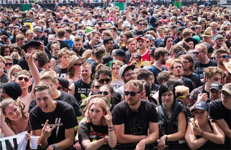 (c) Axel Live Pictures