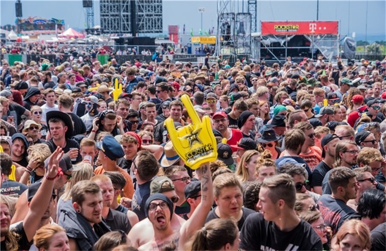 (c) Axel Live Pictures