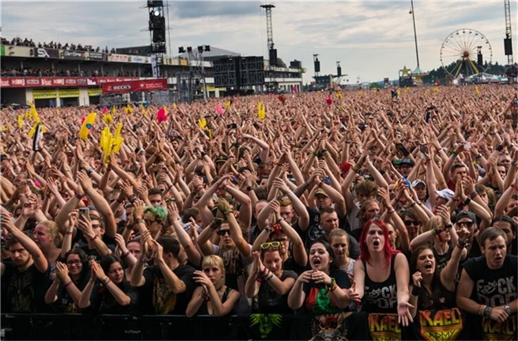 (c) Axel Live Pictures