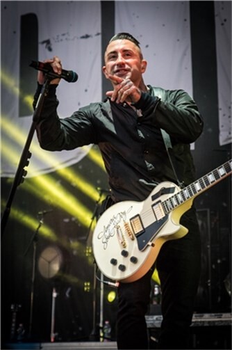 (c) Axel Live Pictures