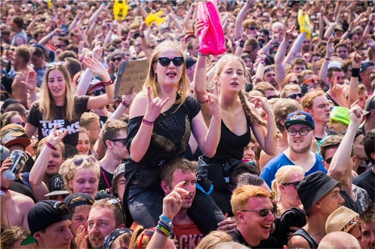 (c) Axel Live Pictures