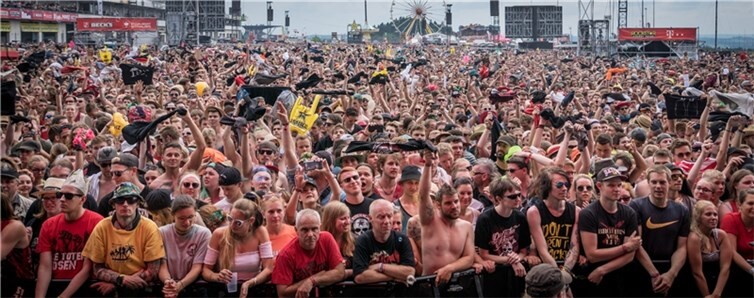 (c) Axel Live Pictures