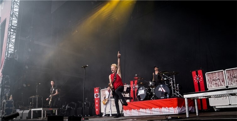 (c) Axel Live Pictures