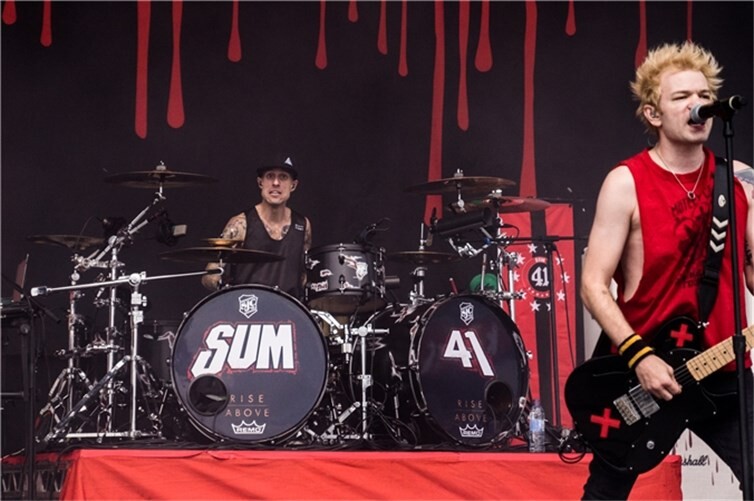 (c) Axel Live Pictures