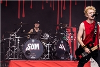 (c) Axel Live Pictures