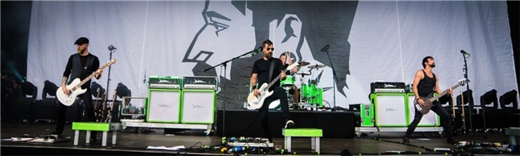 (c) Axel Live Pictures