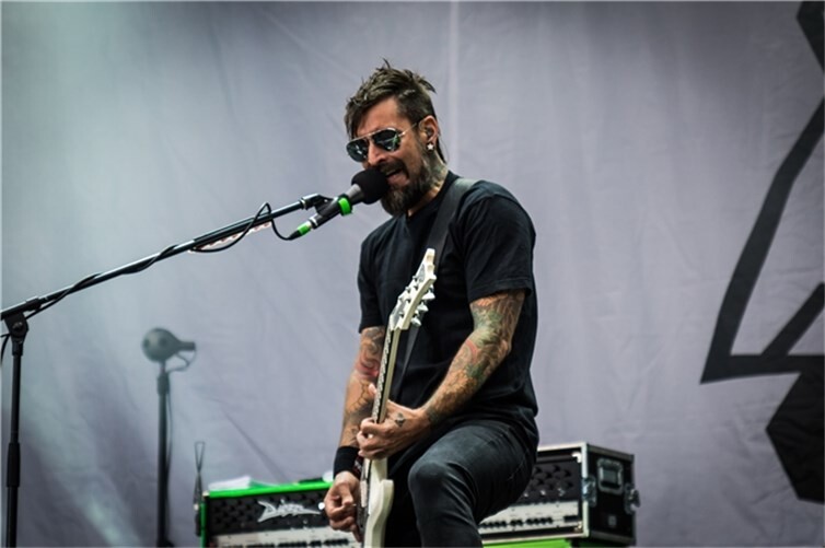 (c) Axel Live Pictures