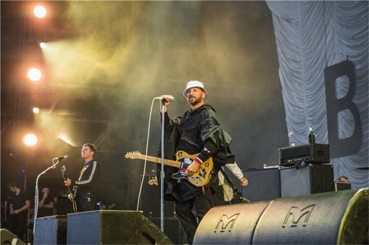 (c) Axel Live Pictures