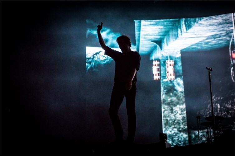 (c) Axel Live Pictures