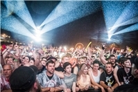 (c) Axel Live Pictures