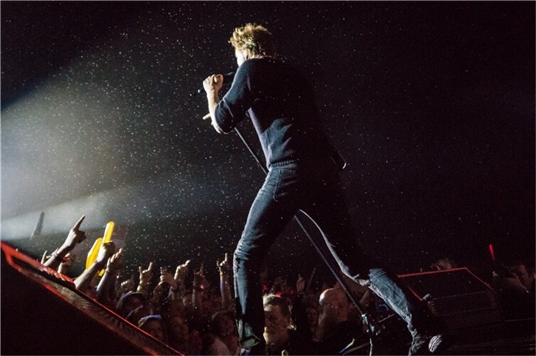 (c) Axel Live Pictures