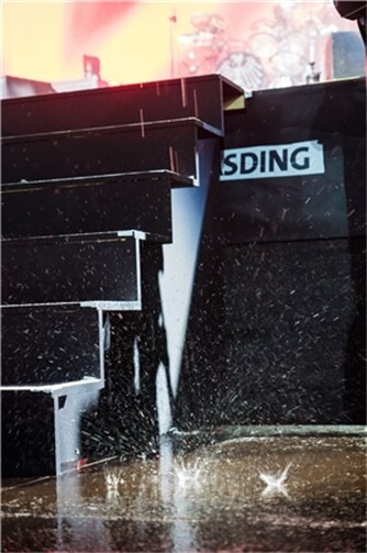 (c) Axel Live Pictures