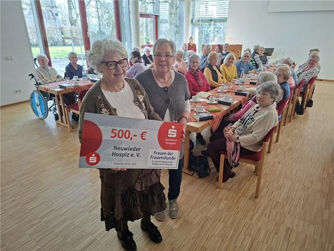 die Frauenstunde der Evangelischen Kirchengemeinde Feldkirchen hat den Neuwieder Hospizverein mit 500 Euro unterstützt. 