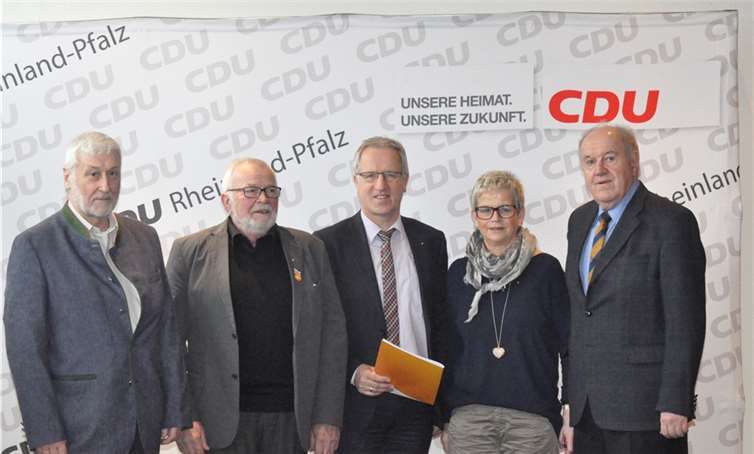 die örtlichen CDU-Mitglieder bei der Programmkonferenz. V.l.n.r. Paul Schmidt, Werner Dietz, Josef Dötsch, Brigitte Steck , Bernhard Wiemer.