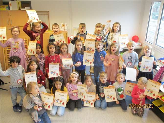 edes Kind erhielt eine Medaille und eine Urkunde.  Foto: privat