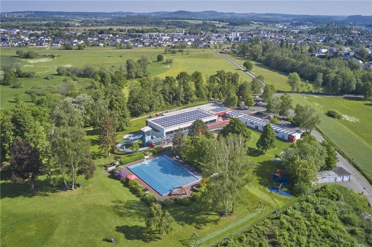 ei der Sommer-Pool-Party am 20. Juni im Mons-Tabor-Bad wird das ganze Bad zur Partyzone.