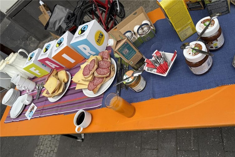 es ist angerichtet: faires Frühstück am 20. Juni 2026