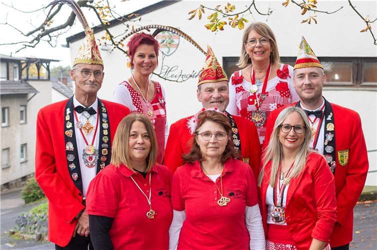 hintere Reihe: Ute Kröll, Christiane Godmann, mittlere Reihe: Günter Ritz, Ewald Becker, Thomas Becker, vordere Reihe: Nadine Giesen, Petra Klein, Sabrina Sartor Foto: privat