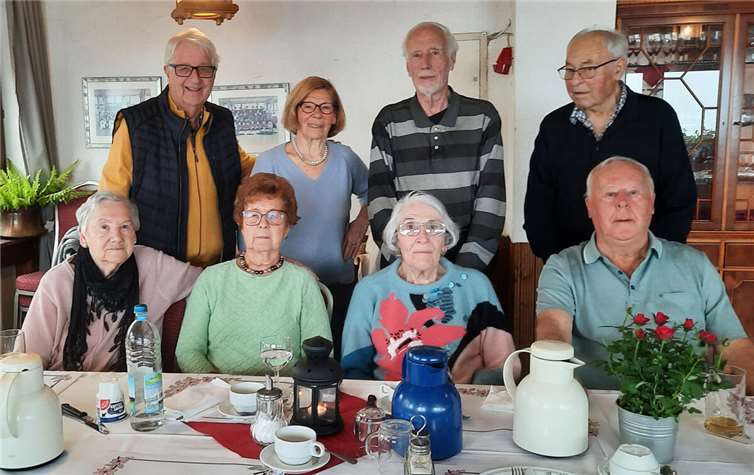 (hintere Reihe v.l.) Bernd Schmitz, Margret Augst, Udo Mülhausen und Werner Brötz. (vordere Reihe v.l.) Fia Dreisbach, Maria Weiler, Ingrid Hüttmann und Arthur Weber.  Foto: privat