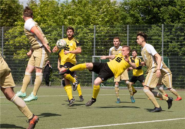 …hoffen, dass der Ball in Kürze wieder rollen kann.Fotos: Andreas Thun