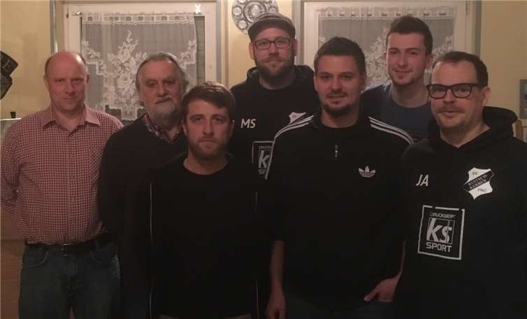 (h.v.li.) Lothar Klinkner (Geschäftsführer), Hans-Georg Ziesemer (Vorsitzender), Marc Schweitzer (Kassierer), Florian Setz (Kassenprüfer); (v.li.) Andreas Nußbaum (Beisitzer), Markus Klimusch (Beisitzer), Jörg Angrick (Kassenprüfer). Privat