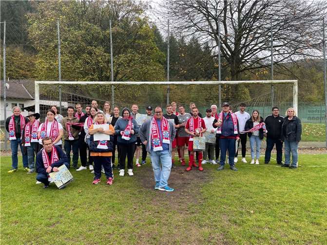 ie Einrichtung „Neustart Betreutes Wohnen Bad Honnef“ veranstaltete gemeinsam mit dem SV Roßbach/Verscheid e.V. ein Fußball-Inklusionsturnier auf dem Kunstrasenplatz in Roßbach. Foto: privat