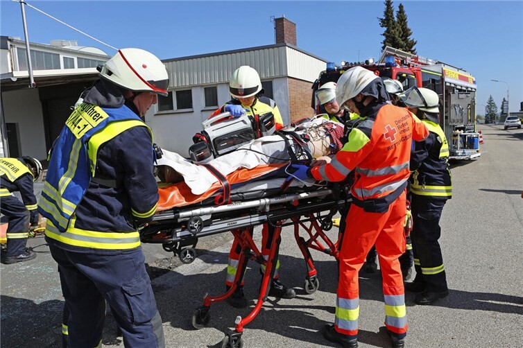 ie technische Rettung erfolgte in enger Abstimmung zwischen dem Rettungsdienst und der Feuerwehr.