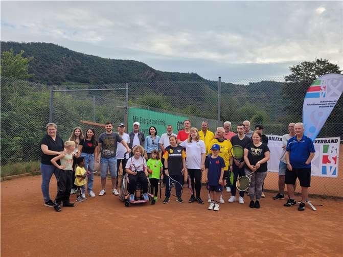 in Tennis-Erlebnis der besonderen Art: Blindentennis und inklusives Turnier ein voller Erfolg.  Foto: Frank Dirschus