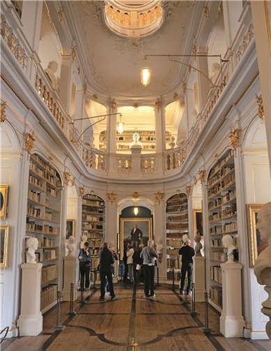 in der Anna-Amalia-Bibliothek.