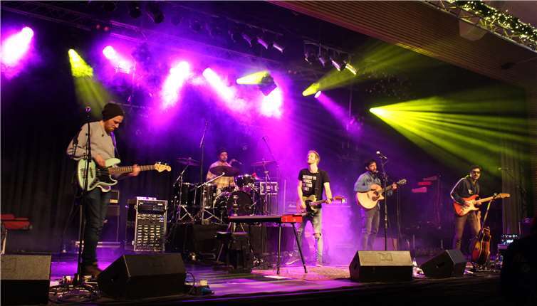„inPolaroid“ machte mit Deutschrock aus der Region den Anfang.
