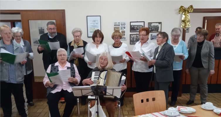 inen Tag ganz im Sinne der Adventszeit verbrachten die Mitglieder und Freunde des VdK Ortsverbands Puderbach im weihnachtlich herausgeputzten Bürgerhaus Rodenbach.Foto: privat