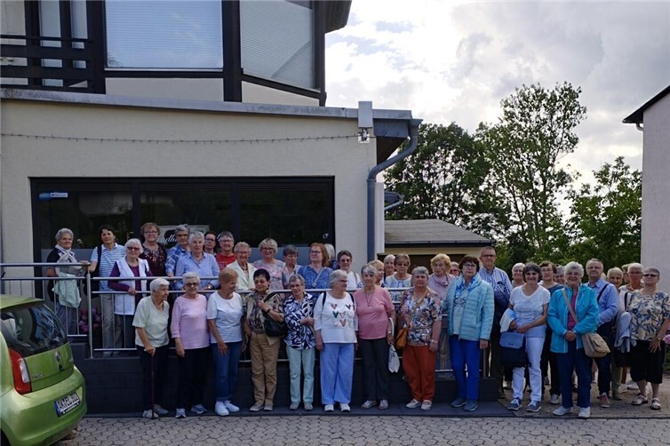 kfd Gruppe vor dem Hotel Fernblick in Hümmerich.