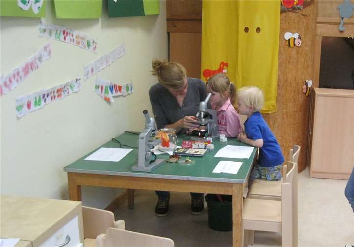 „kleine Dinge ganz groß sehen“ - in der Kita gab es viel zu erleben.