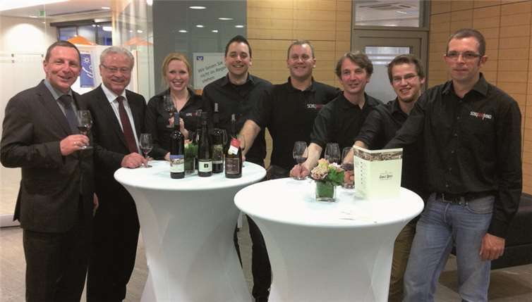 .l. Incoming Präsident Hubertus Feist, Christoph Kniel, Julia Bertram, Matthias Baltes, Heiko Schäfer, Sven Coels, Christoph Bertram und Markus Bertram. privat