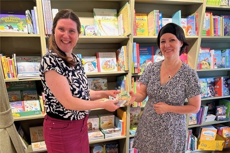 links Jessica Bälz (Buchhandlung am Ahrtor), rechts Kim Reißland (KSBAW)