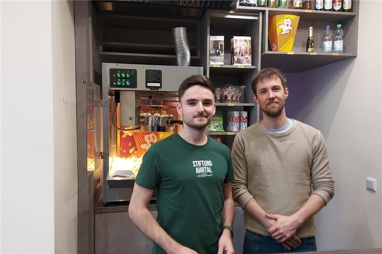 links: Nick Falkner (Gründer und ehrenamtlicher Gf., Stiftung Ahrtal), rechts: Jurij Stroeve (Inhaber Kino-Center Rhein-Ahr)