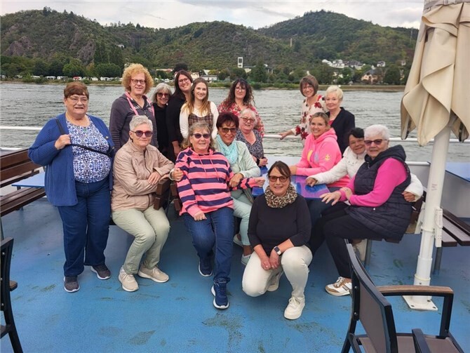 m Nachmittag trafen sich die Schützendamen am Rheinufer in Vallendar, um mit der Personenschifffahrt Gilles nach Oberwesel zu fahren. Foto: privat