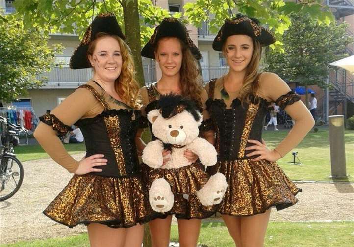 mmer mit dabei: Die Tanzmädels der KV. privat