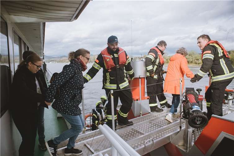 n Bord der „MS Godesia“ konnten sich die meisten Passagiere auf das nicht verrauchte Sonnendeck retten.